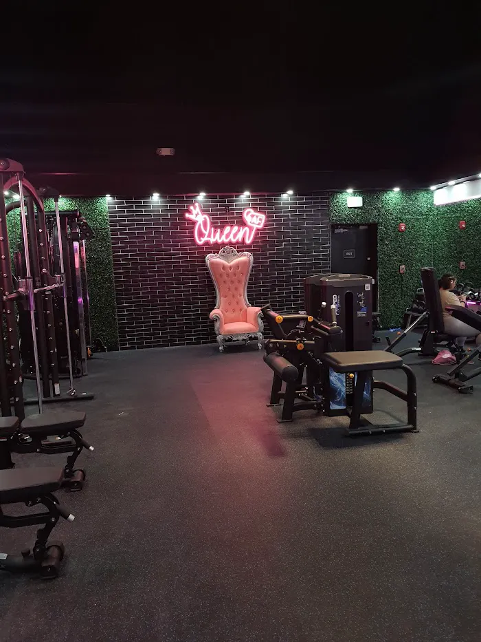 Amped Fitness (Three Lakes) 6