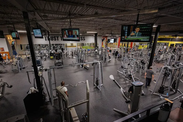 Gold's Gym 4