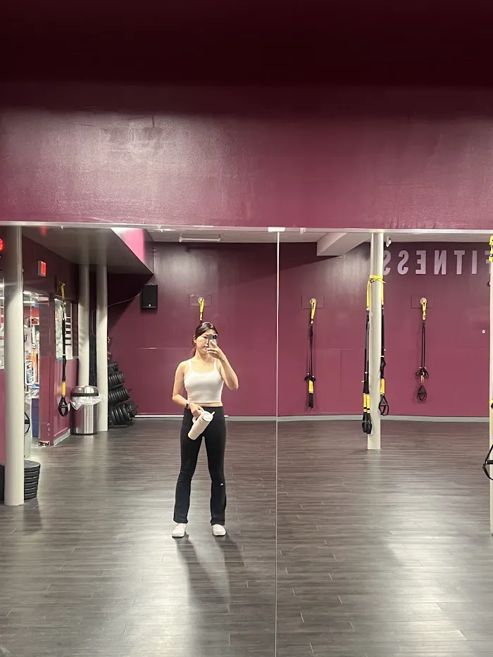Crunch Fitness - Midland Park 9