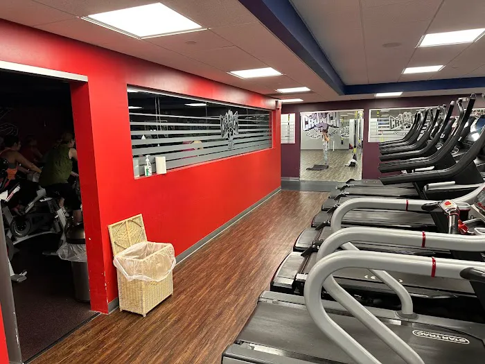 Crunch Fitness - Midland Park 3