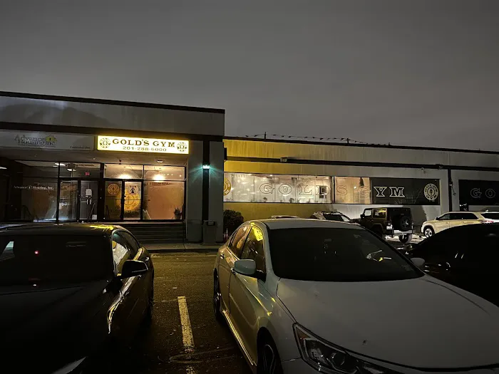 Gold's Gym 7