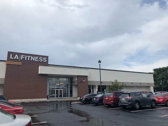 LA Fitness 4