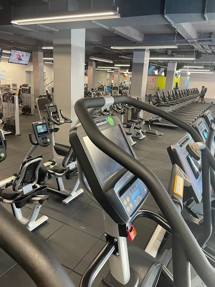 Blink Fitness West Fordham 2