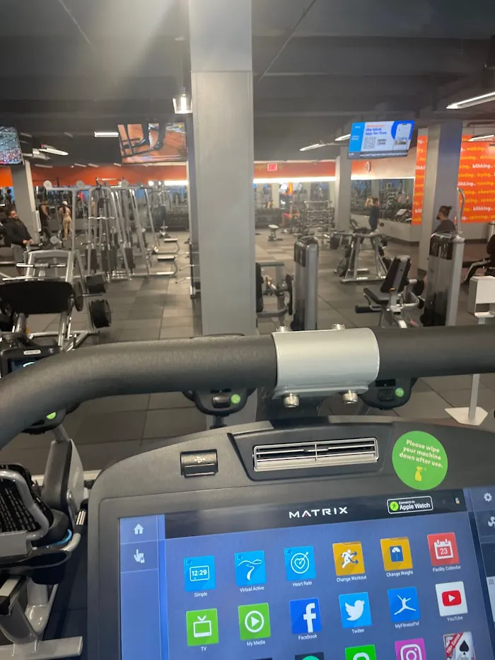 Blink Fitness West Fordham 9