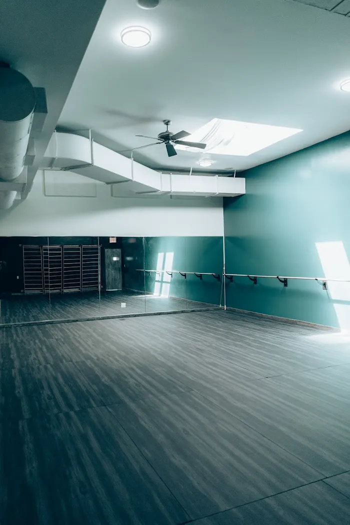 Very Good Gym LIC 0