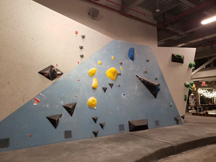 VITAL Climbing Gym - Brooklyn 5