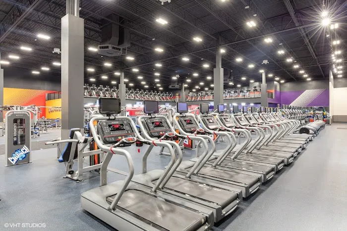 Crunch Fitness - Arlington 0