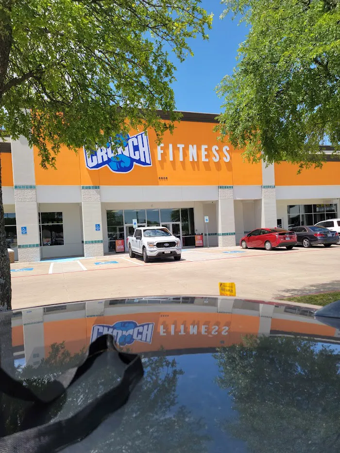 Crunch Fitness - Arlington 7