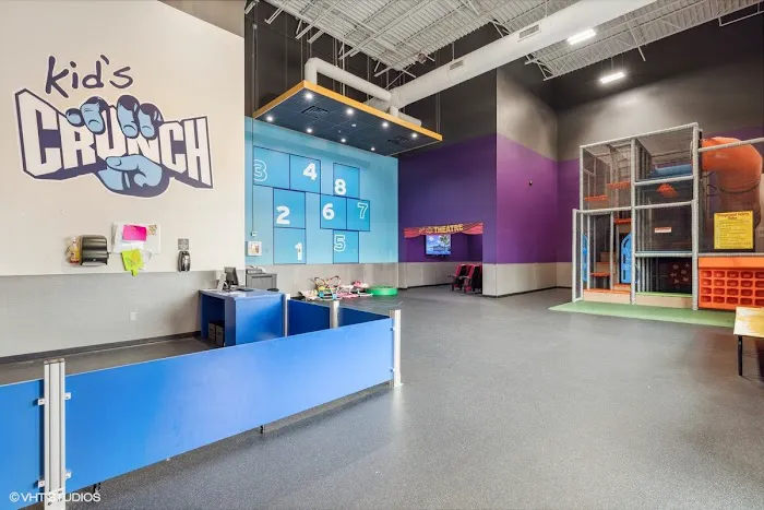 Crunch Fitness - Arlington 3