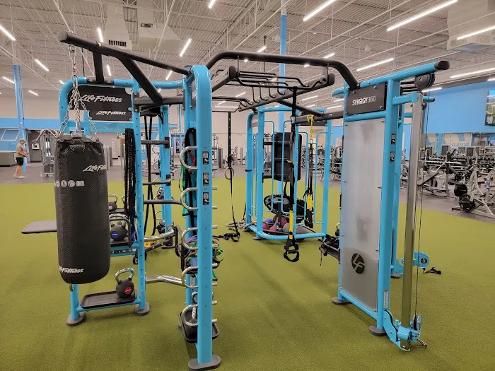 CLUB4 Fitness Coppell 9