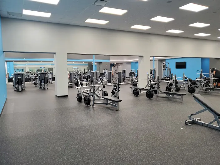 CLUB4 Fitness Grand Prarie 4