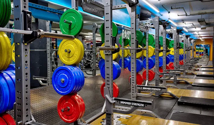 Crunch Fitness - 59th Street 6