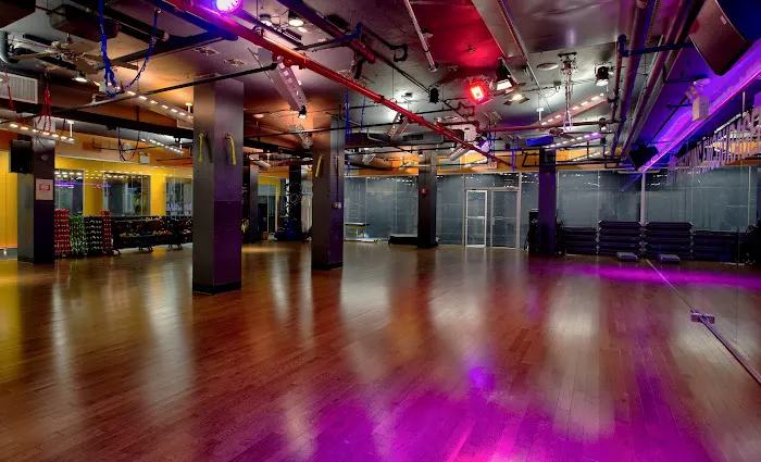 Crunch Fitness - 59th Street 4