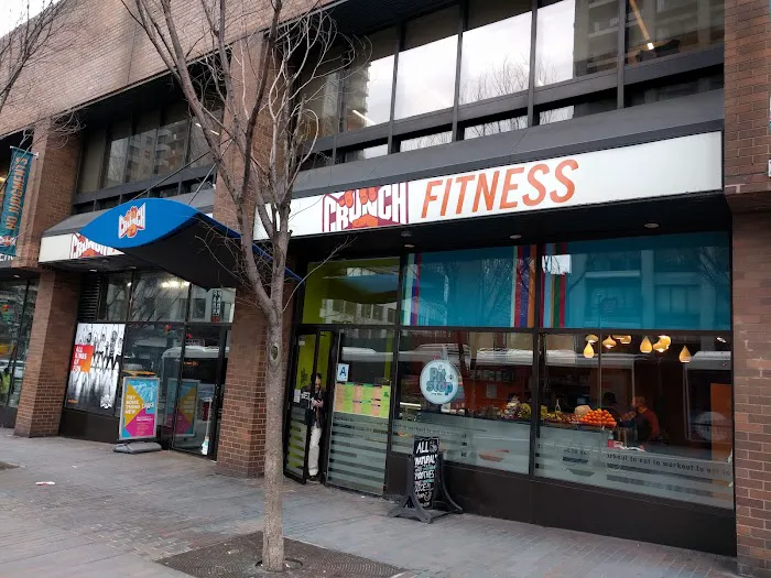 Crunch Fitness - 59th Street 9