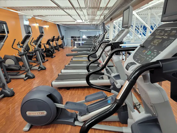 The Edge Fitness Clubs 10