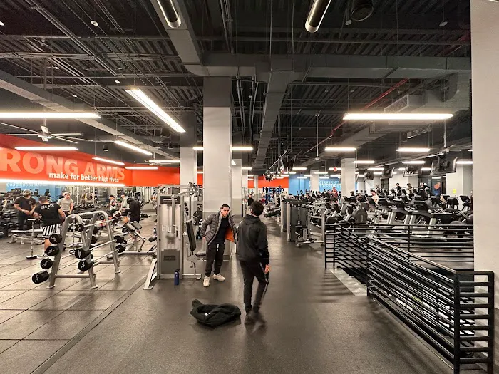 Blink Fitness Ridgewood 4