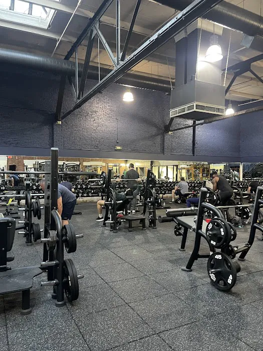 Crunch Fitness - Allston 9