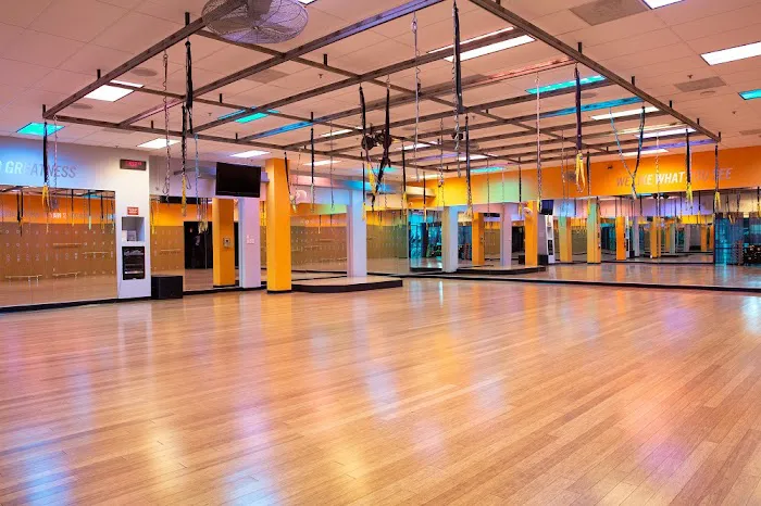 Crunch Fitness - San Mateo 0