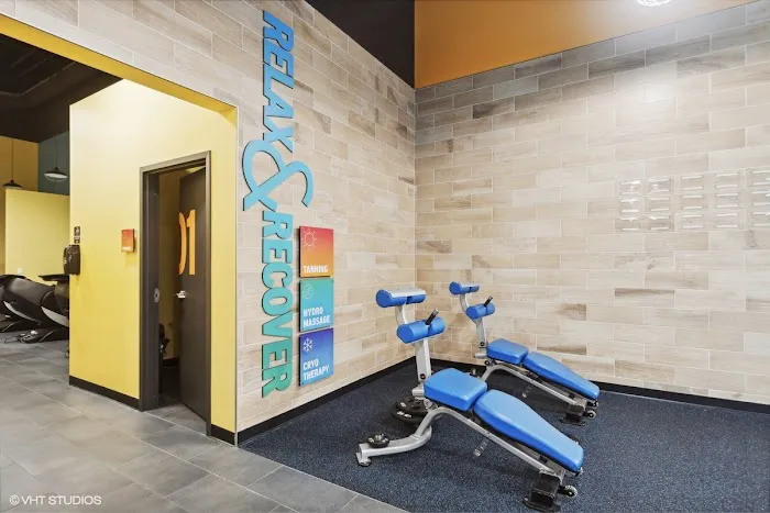Crunch Fitness - Wesley Chapel 6
