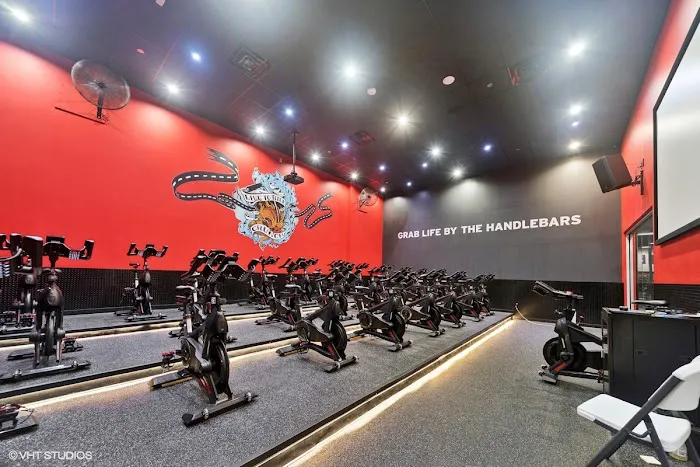Crunch Fitness - Wesley Chapel 5