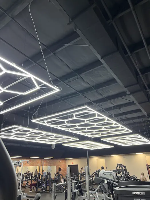 Gold's Gym Chapel Hill 3