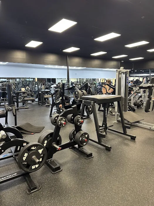 Gold's Gym Chapel Hill 0